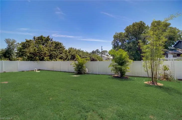 3907 24th ST SW, LEHIGH ACRES FL 33976