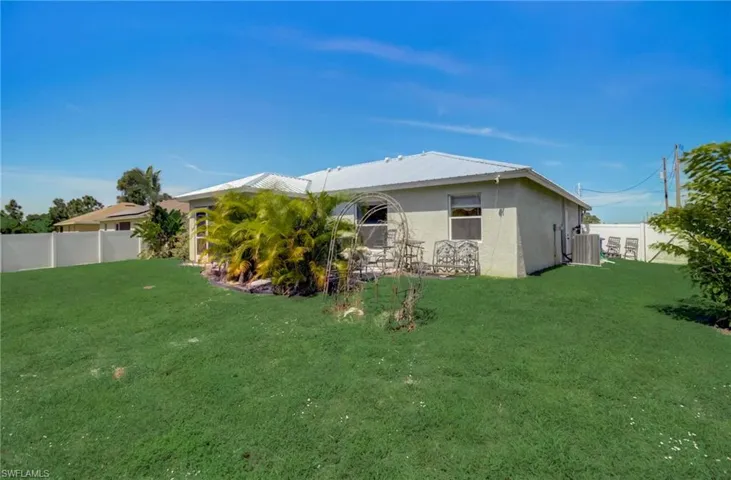 3907 24th ST SW, LEHIGH ACRES FL 33976