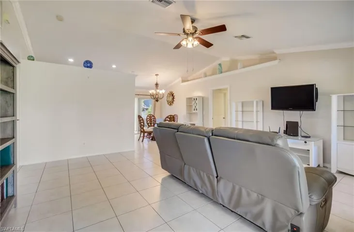 3907 24th ST SW, LEHIGH ACRES FL 33976