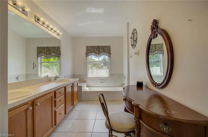 3907 24th ST SW, LEHIGH ACRES FL 33976