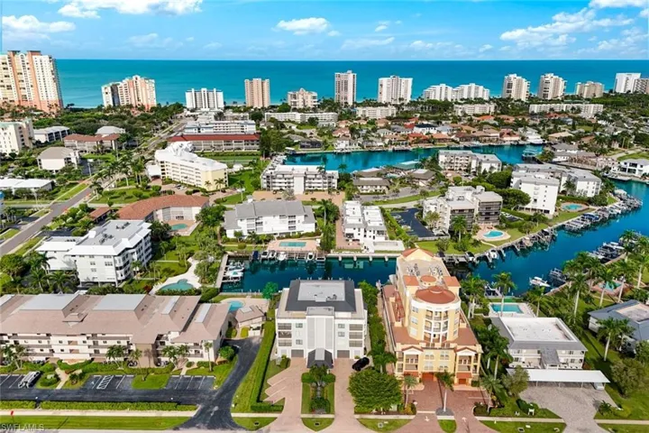 Coastal community with intersecting canals