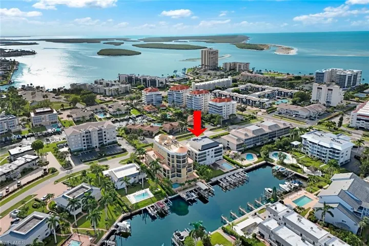 Property location marked, wide view of the South End