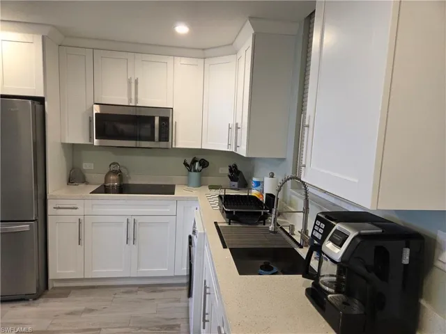 Upgraded appliances and cabinets
