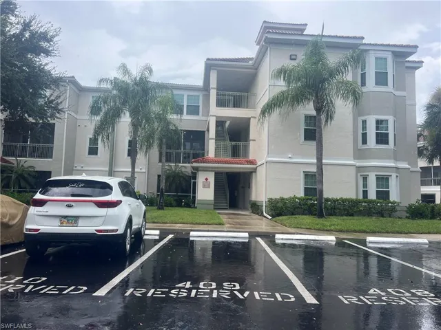 23500 Walden Center Dr 106, Estero, Florida 34134
