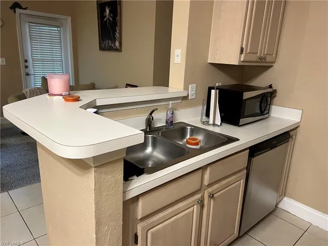 23500 Walden Center Dr 106, Estero, Florida 34134
