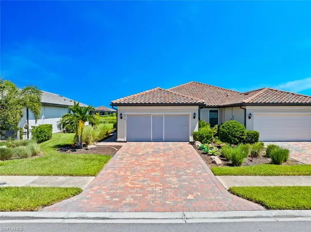 Garage Door Screen - great to let in fresh air and gives privacy