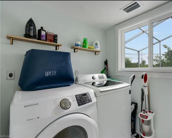 9214 Kincaid Ct, Sanibel, Florida 33957