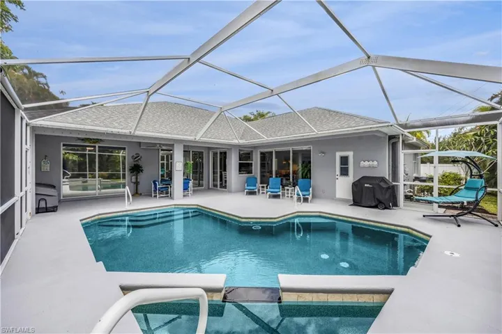 Pool & Spa