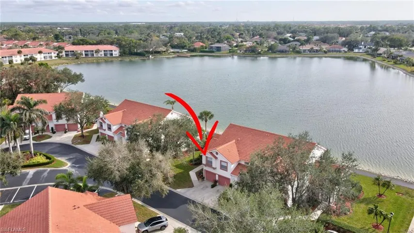 555  Windsor  SQ, Naples, FL 34104