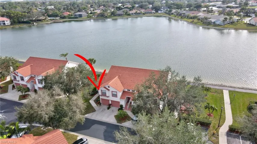 555  Windsor  SQ, Naples, FL 34104