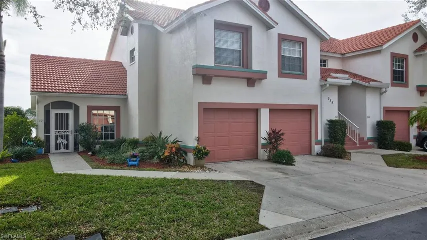 555  Windsor  SQ, Naples, FL 34104