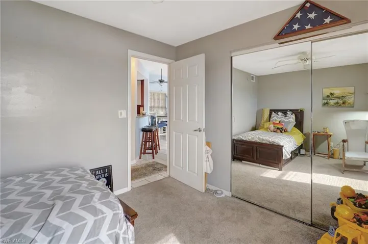 555  Windsor  SQ, Naples, FL 34104