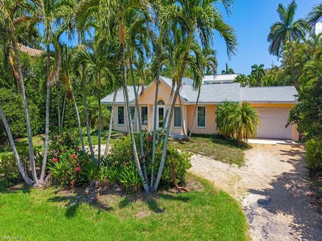 239 1st Ave S, Naples, Florida 34102