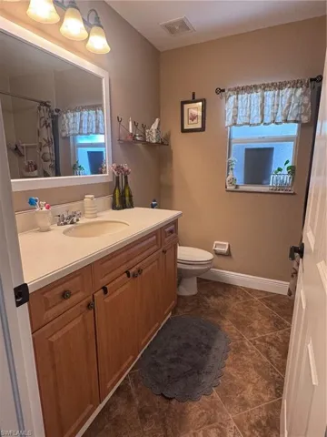 2nd Bathroom