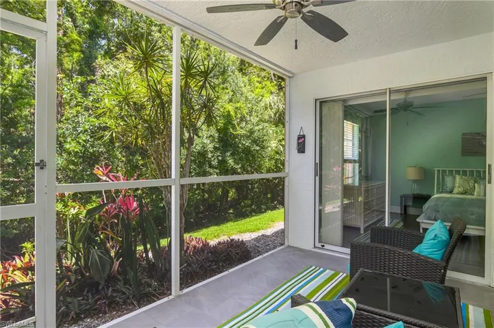 773  Wiggins Lake  DR, Naples, FL 34110