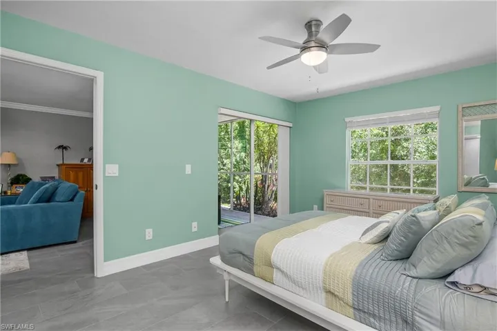 773  Wiggins Lake  DR, Naples, FL 34110
