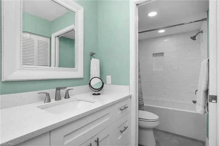773  Wiggins Lake  DR, Naples, FL 34110