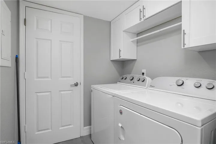 773  Wiggins Lake  DR, Naples, FL 34110