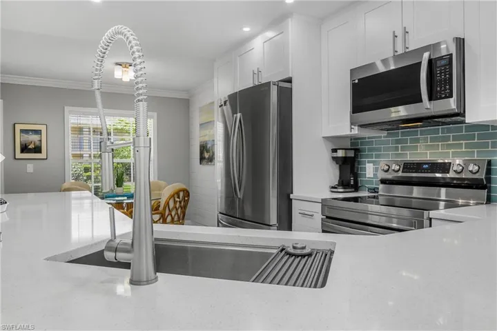 773  Wiggins Lake  DR, Naples, FL 34110