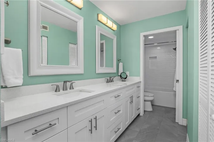 773  Wiggins Lake  DR, Naples, FL 34110