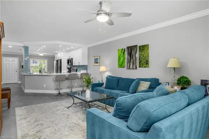 773  Wiggins Lake  DR, Naples, FL 34110