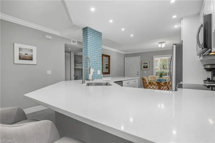 773  Wiggins Lake  DR, Naples, FL 34110