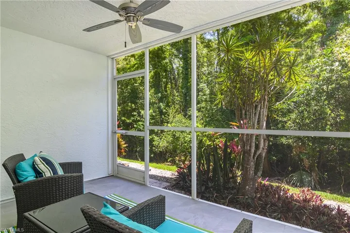 773  Wiggins Lake  DR, Naples, FL 34110
