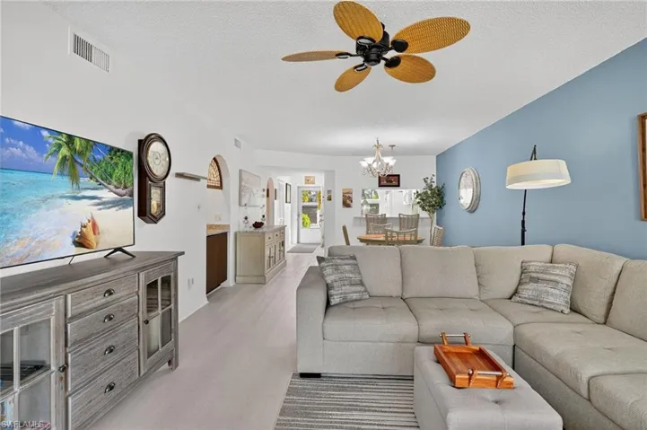 705 Augusta Blvd 705-4, Naples, Florida 34113