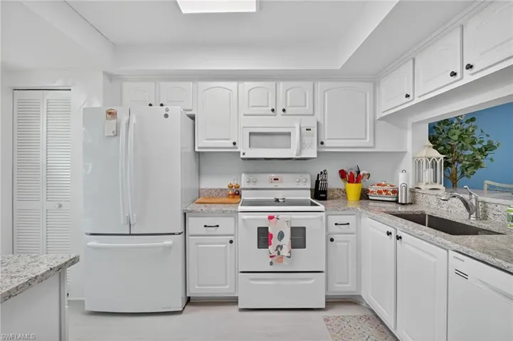 705 Augusta Blvd 705-4, Naples, Florida 34113
