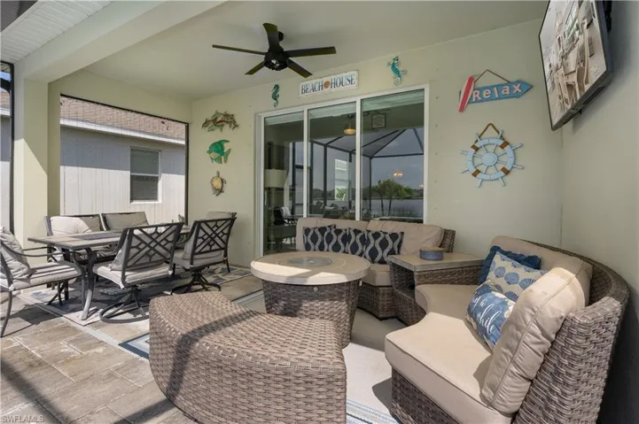 Spacious under truss lanai space.