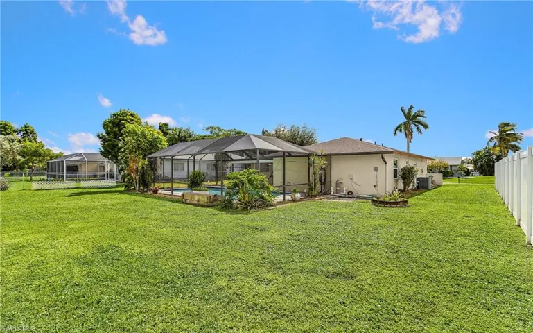 1117 Se 23rd St, Cape Coral, Florida 33990