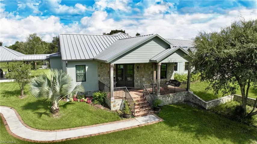 1311 KRISDALE AVELABELLE, FL 33935