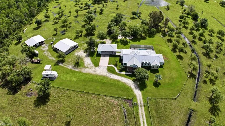 1311 KRISDALE AVELABELLE, FL 33935