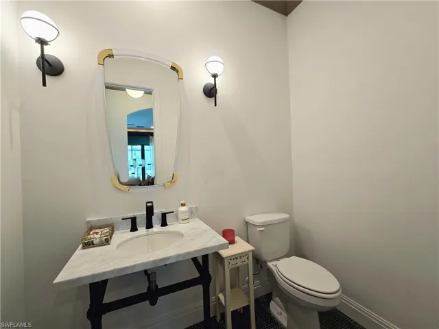 1311 KRISDALE AVELABELLE, FL 33935