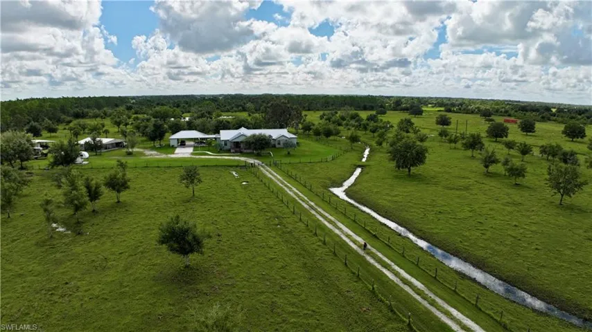 1311 KRISDALE AVELABELLE, FL 33935