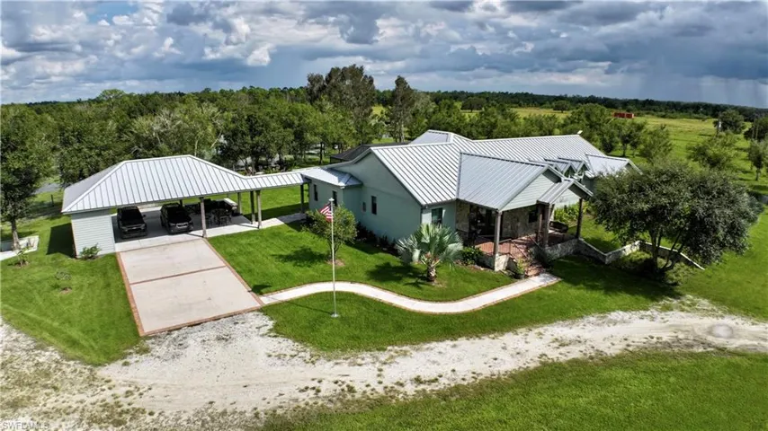 1311 KRISDALE AVELABELLE, FL 33935