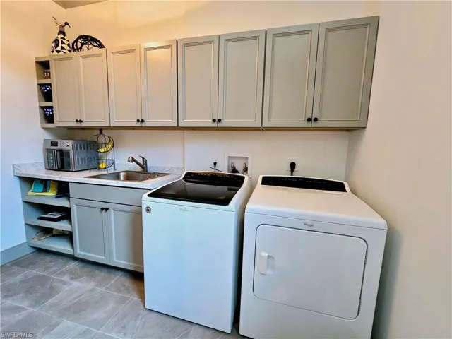 1311 KRISDALE AVELABELLE, FL 33935