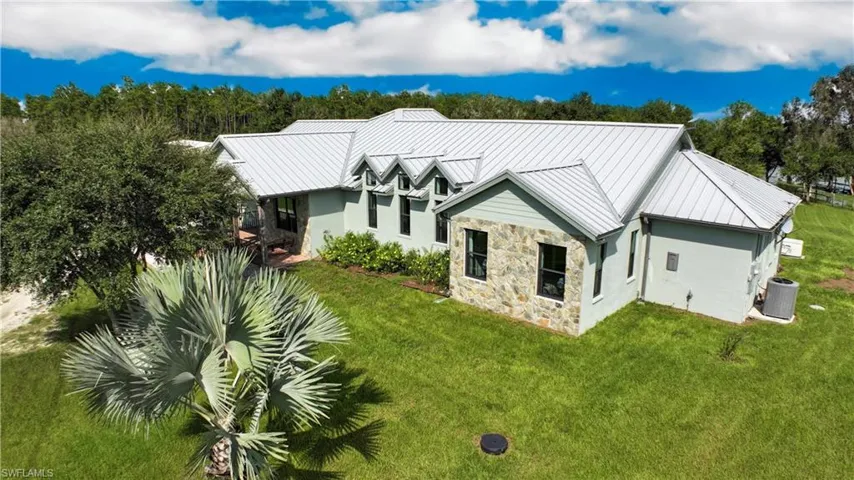 1311 KRISDALE AVELABELLE, FL 33935