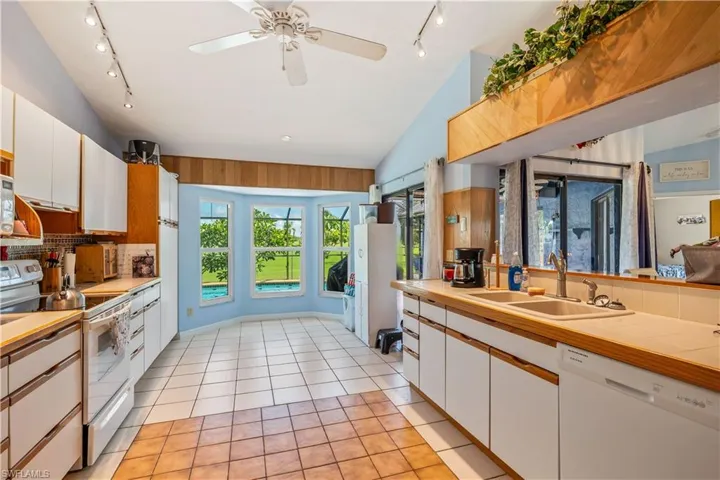 7611  Laurel Valley  RD, Fort Myers, FL 33967