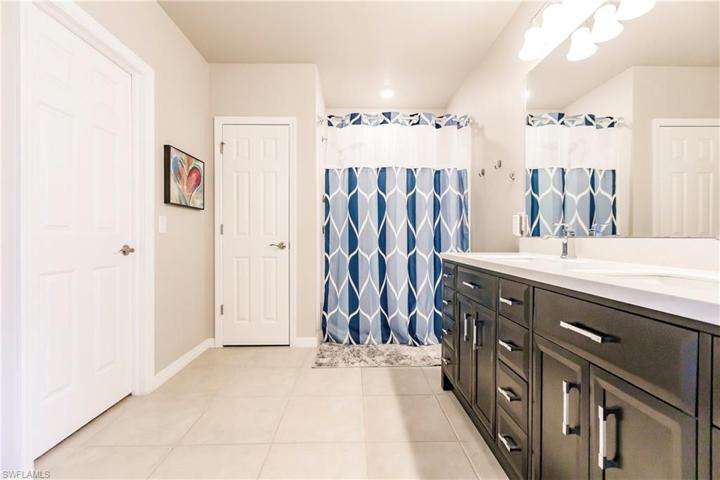 3203 Estancia LN, CAPE CORAL FL 33909