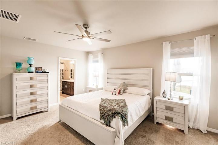 3203 Estancia LN, CAPE CORAL FL 33909