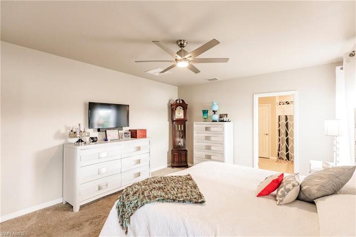 3203 Estancia LN, CAPE CORAL FL 33909