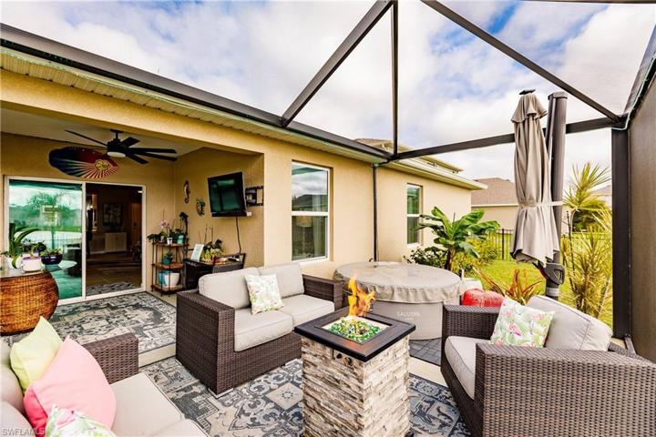 3203 Estancia LN, CAPE CORAL FL 33909