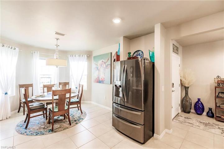 3203 Estancia LN, CAPE CORAL FL 33909