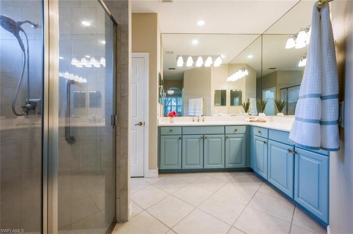 Owner's bathroom