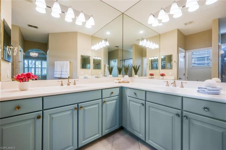 Owner's bathroom