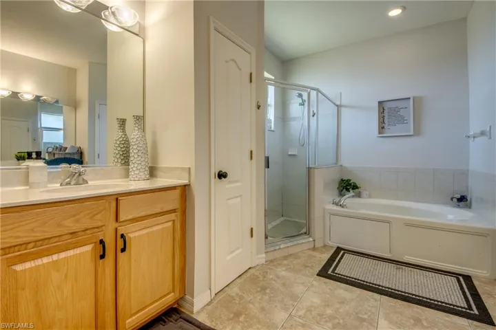 2319 Ne 19th St, Cape Coral, Florida 33909