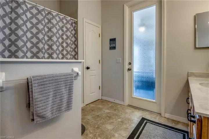 2319 Ne 19th St, Cape Coral, Florida 33909