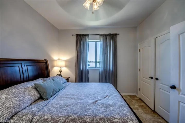 2319 Ne 19th St, Cape Coral, Florida 33909