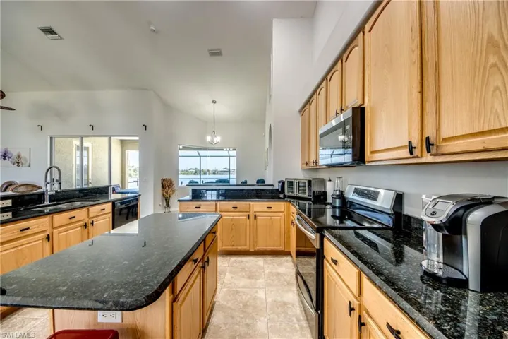 2319 Ne 19th St, Cape Coral, Florida 33909